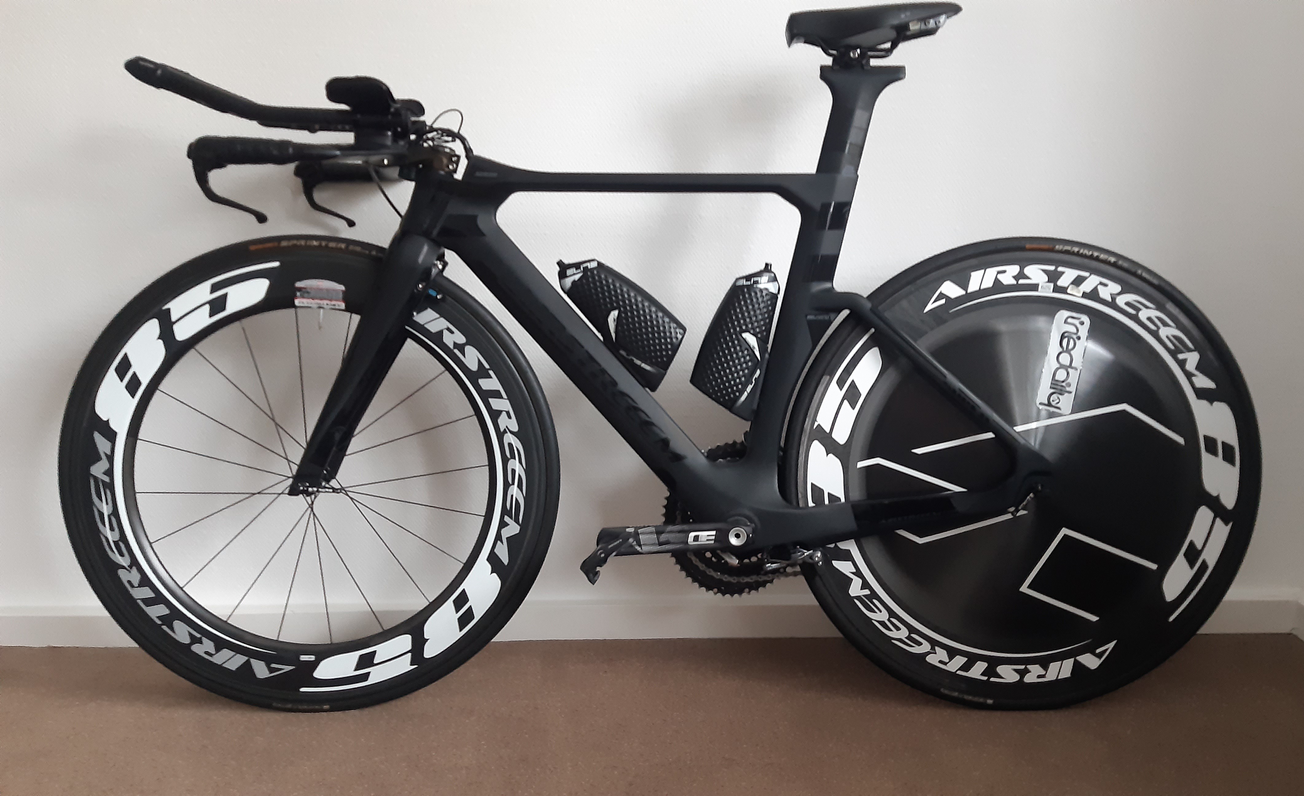 Airstreeem Super TT Road 2019
