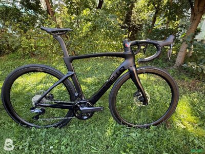 Pinarello Dogma F 2024