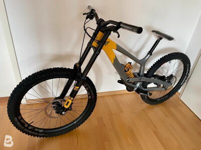 YT Industries Tues Uncaged 11 Custom Carbon LR