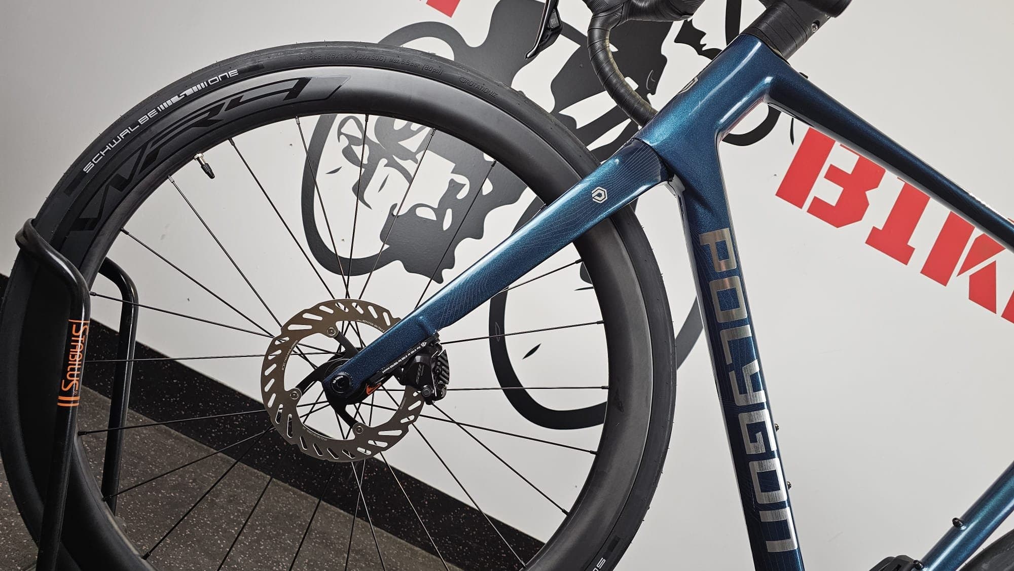 Polygon strattos C7 disc 105 di2 2x12 + carbon wheels 2026