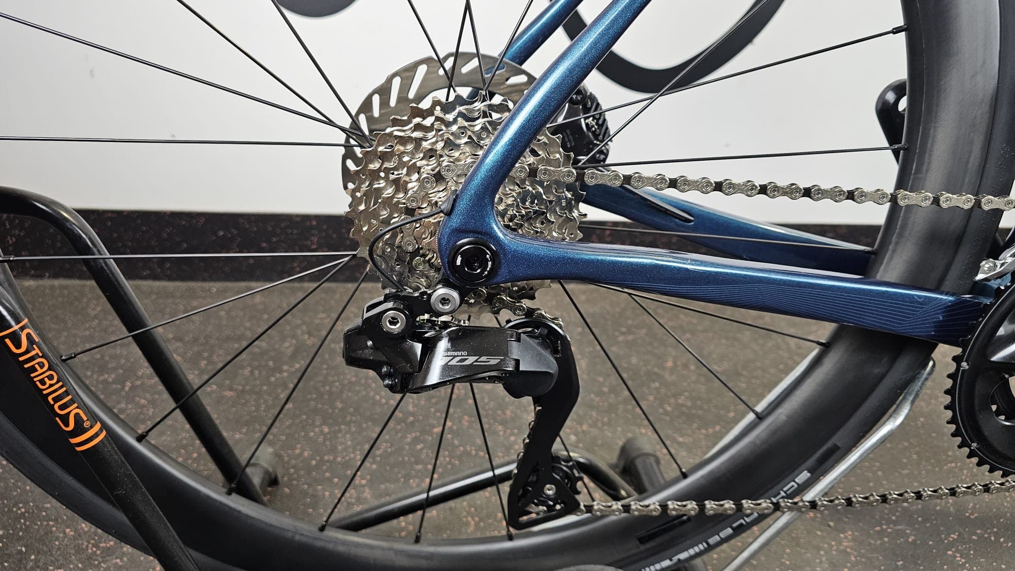 Polygon strattos C7 disc 105 di2 2x12 + carbon wheels 2026
