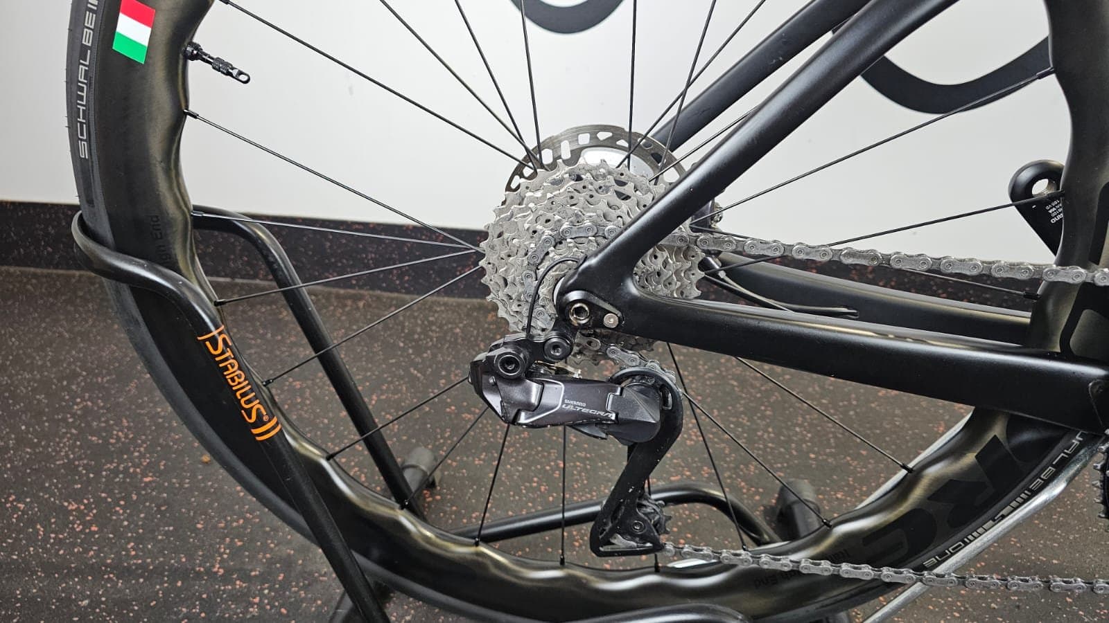 Pinarello F9 Razor Black disc ultegra di2 2x12 2024