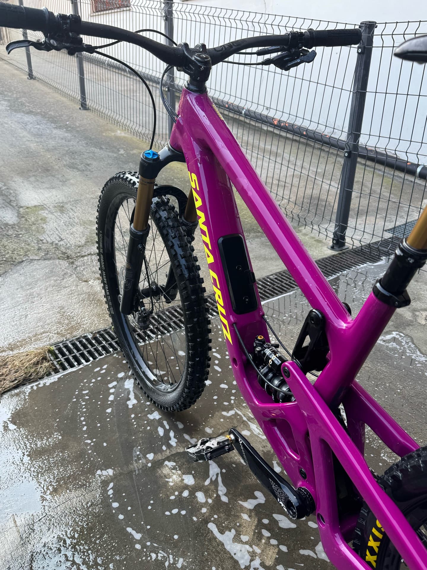 Santa Cruz Bronson 2025