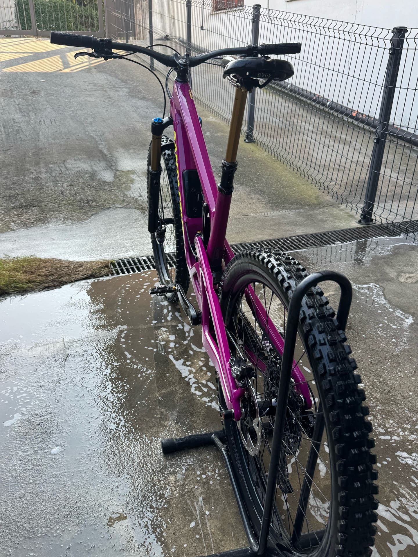 Santa Cruz Bronson 2025