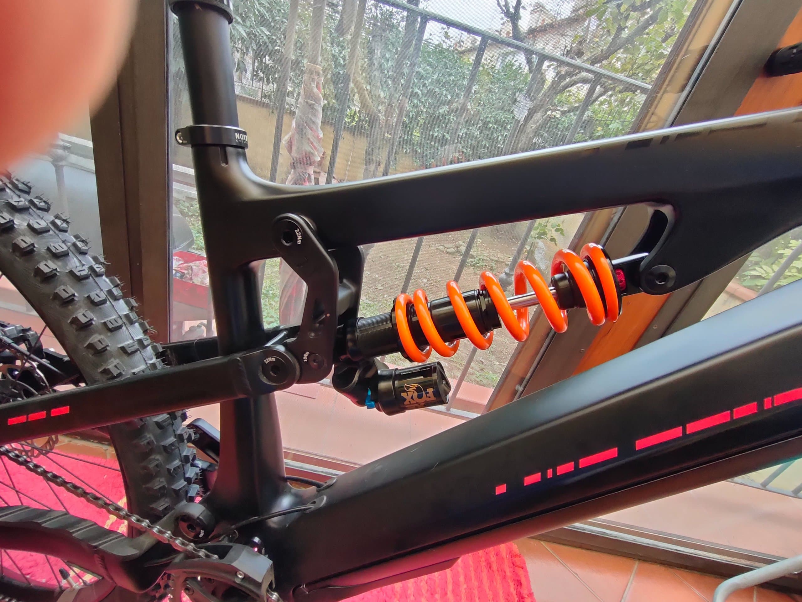 Nox Cycles Helium Ultra Phantom  7.1 Enduro 2021
