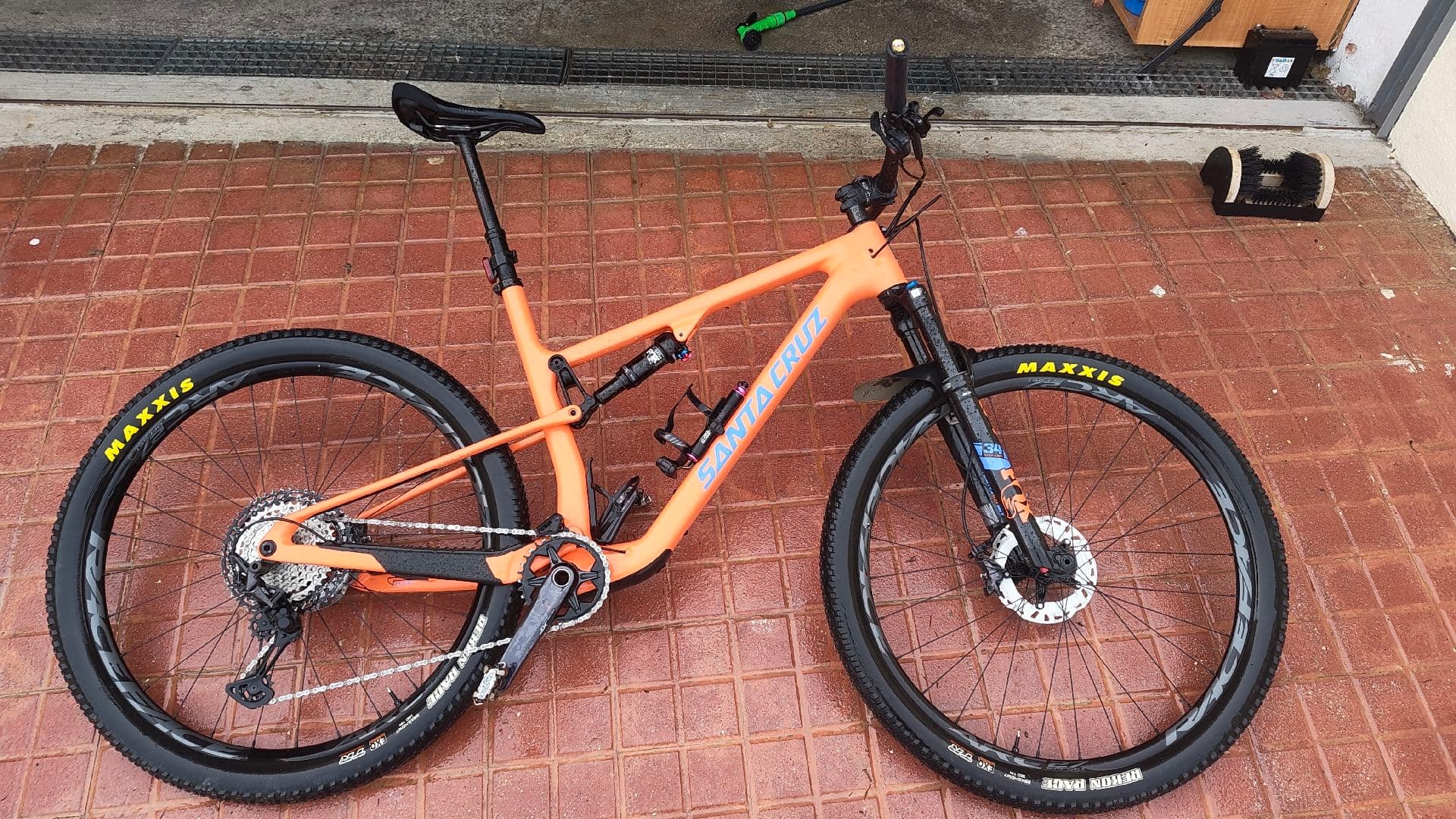 Santa Cruz BLUR XT TR / Carbon C 2023