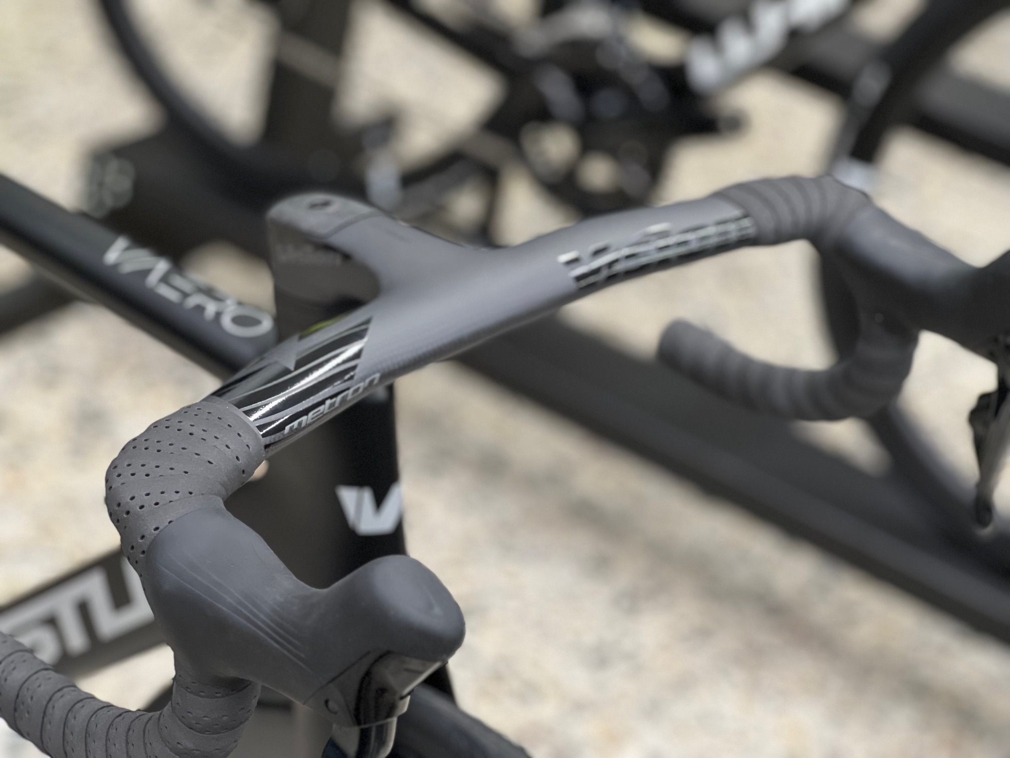 Whistle VAERO DURA ACE DI2 12V 2024