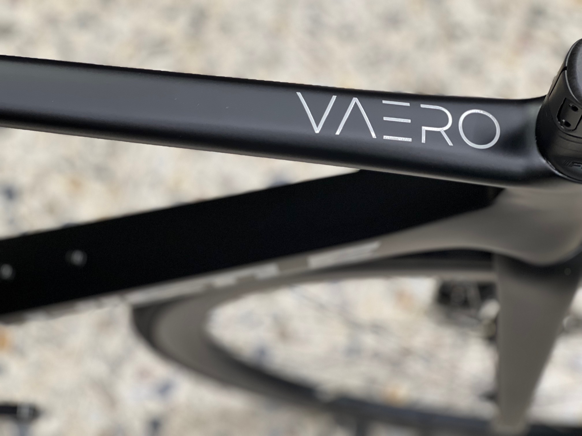 Whistle VAERO DURA ACE DI2 12V 2024