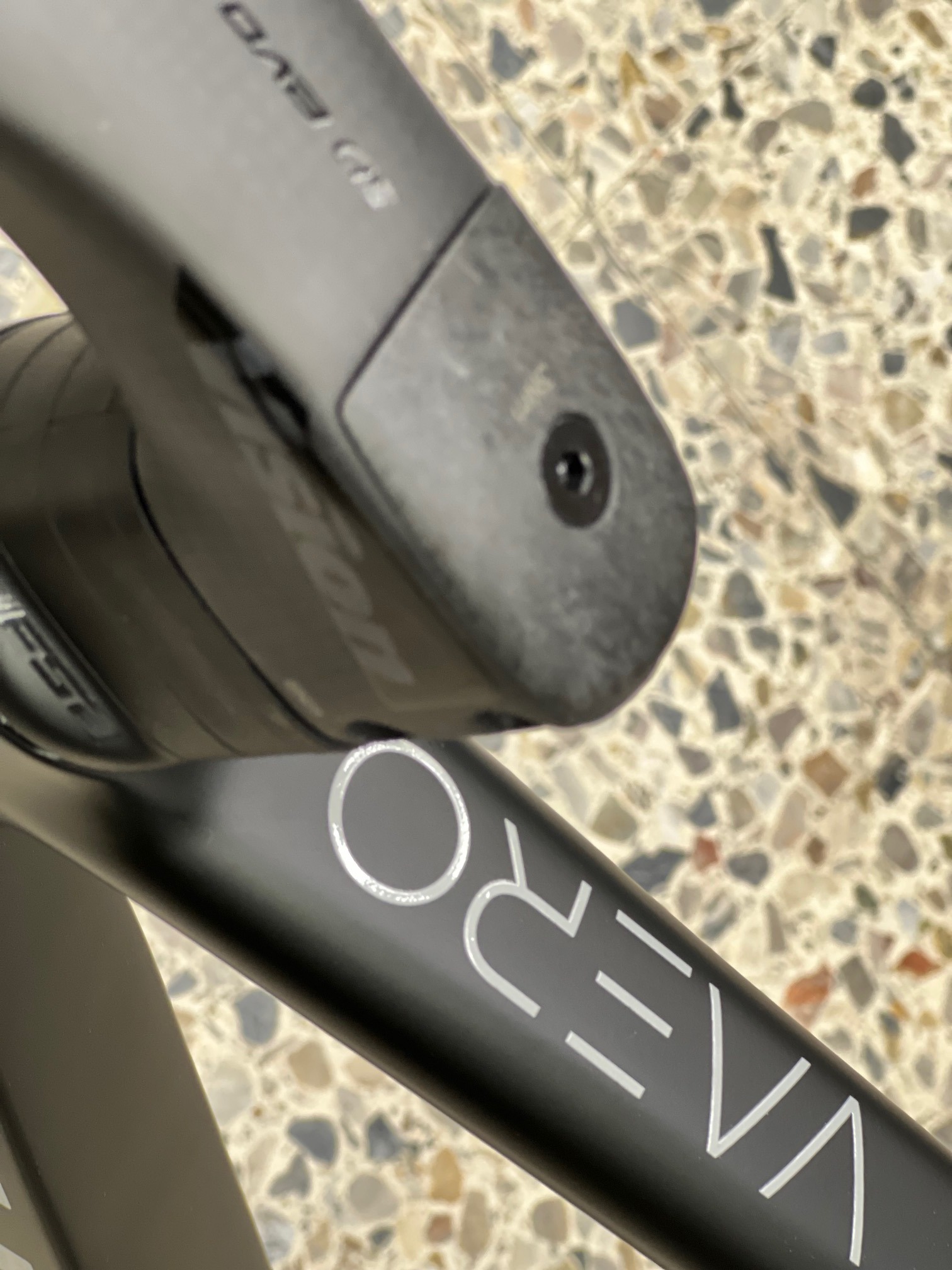 Whistle VAERO DURA ACE DI2 12V 2024