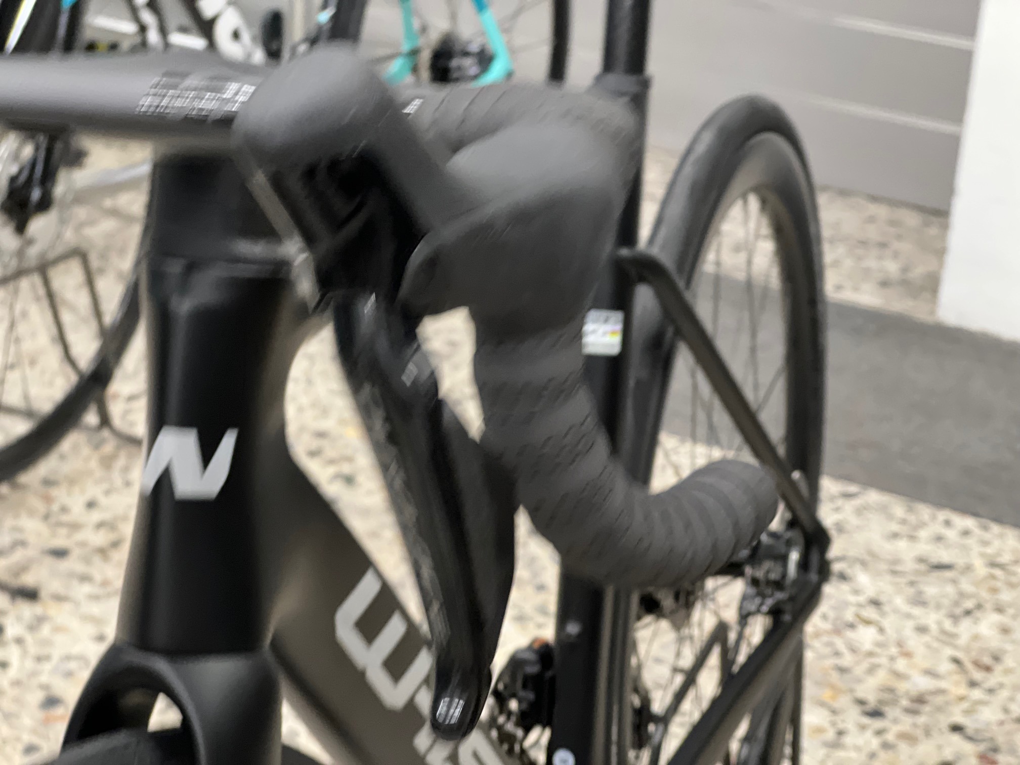 Whistle VAERO DURA ACE DI2 12V 2024