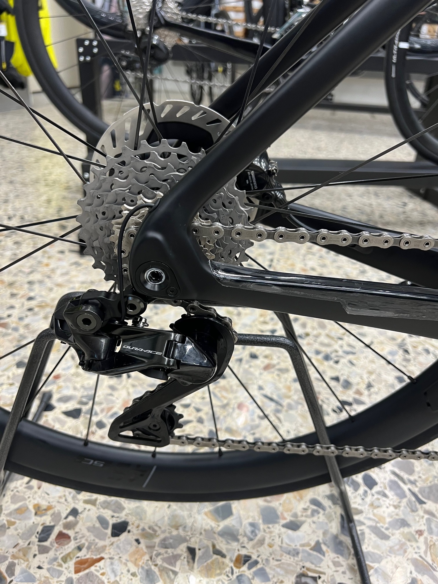 Whistle VAERO DURA ACE DI2 12V 2024