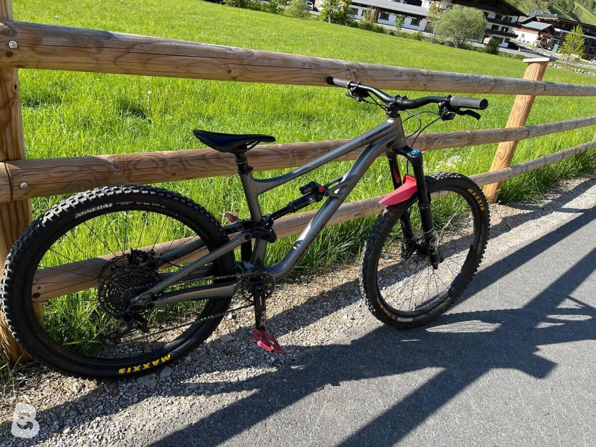 Specialized Status 2021