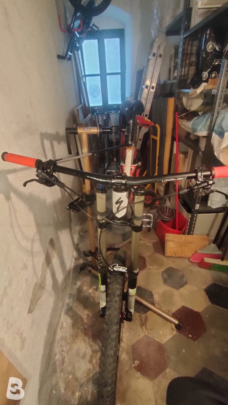 Specialized Demo 8