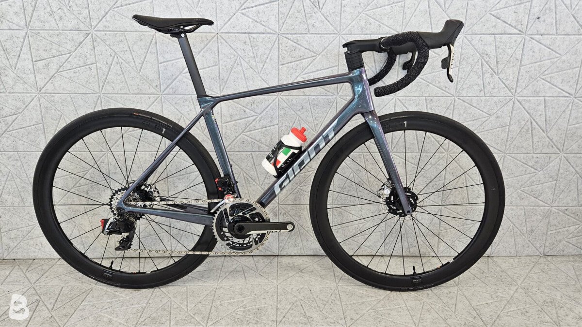 Giant TCR ADVANCED PRO 2025 SRAM RED AXS LTD ED 2025