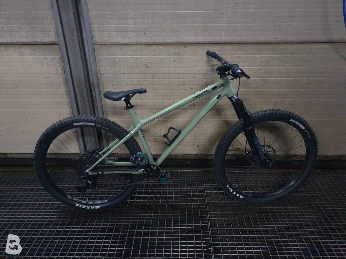 Commencal Meta HT AM Essential 2022