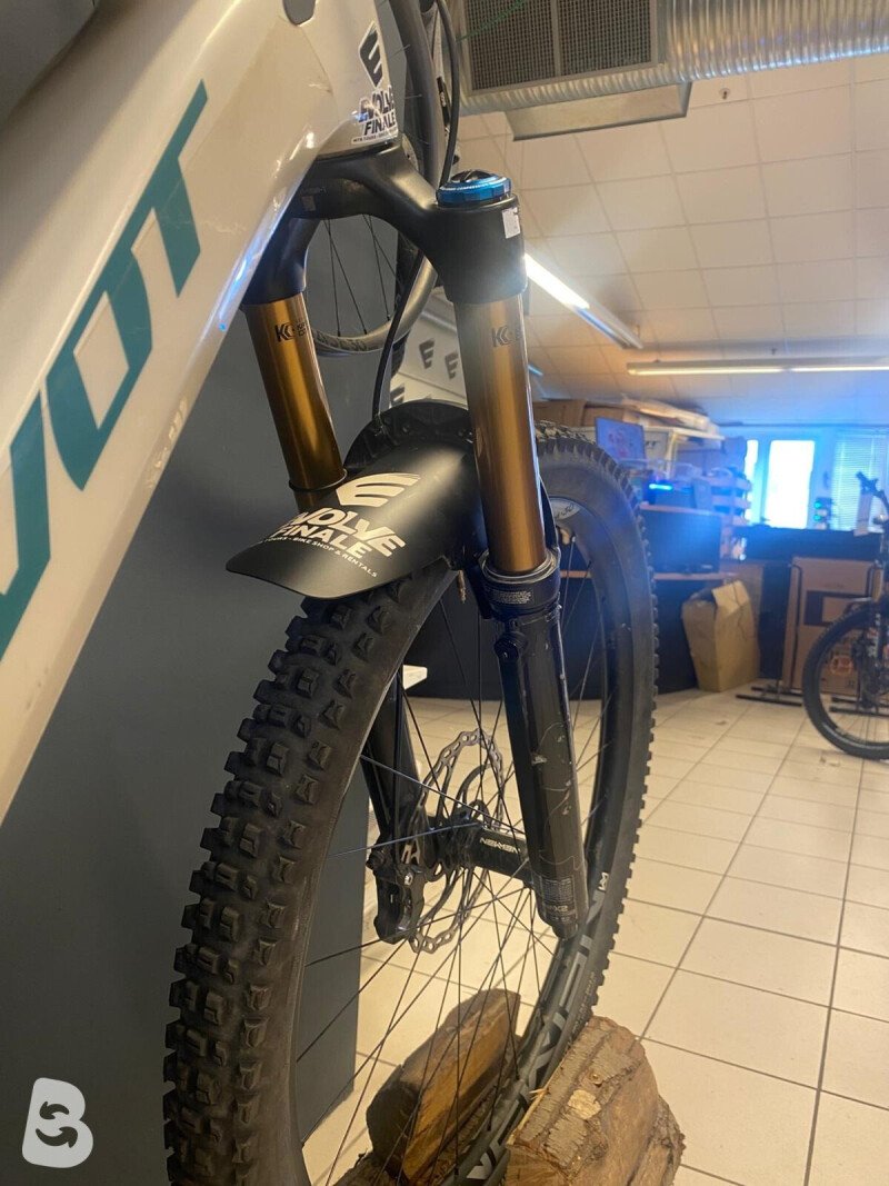 Pivot Shuttle AM 2024