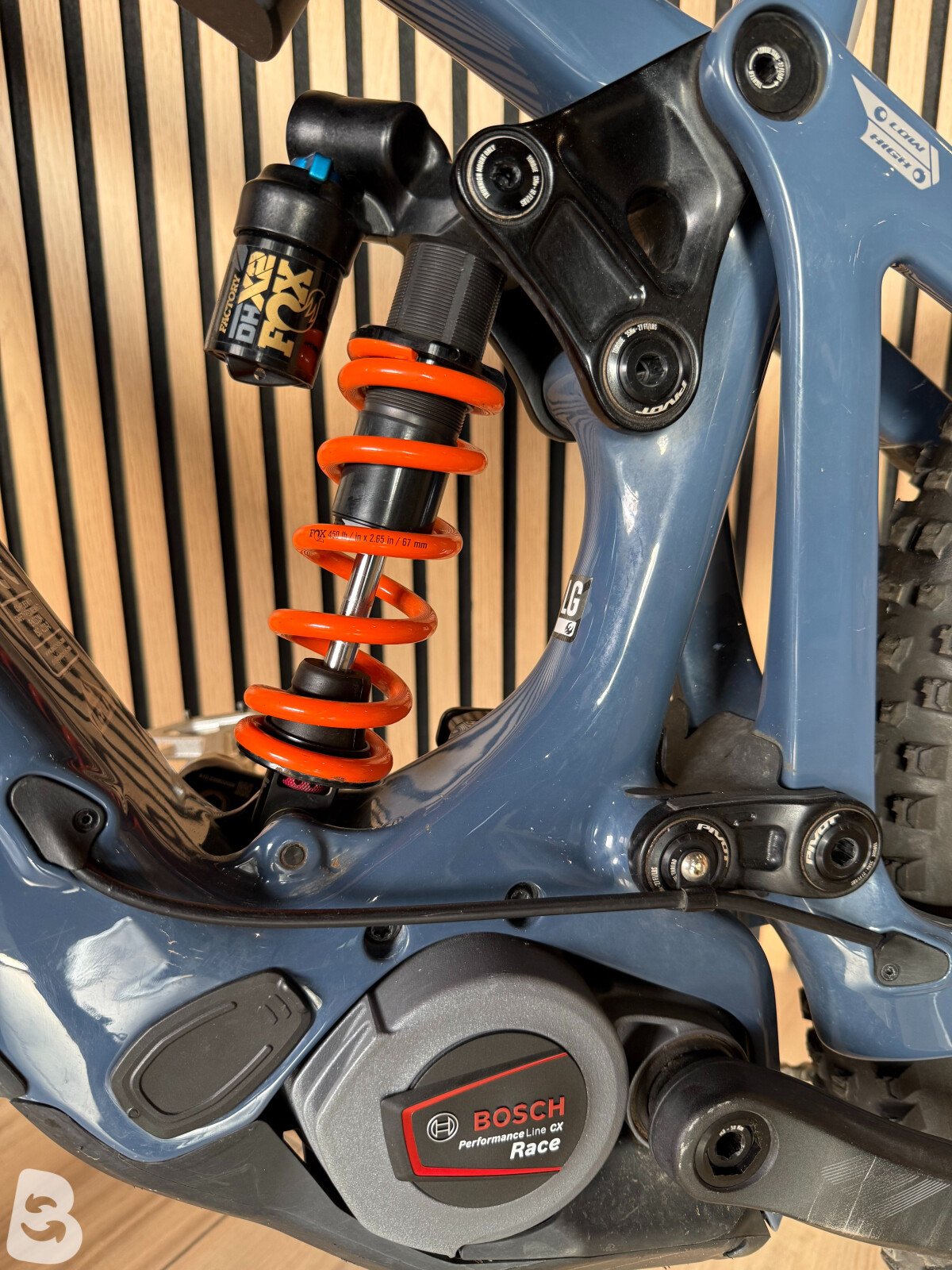 Pivot Shuttle LT Pro XO 2025