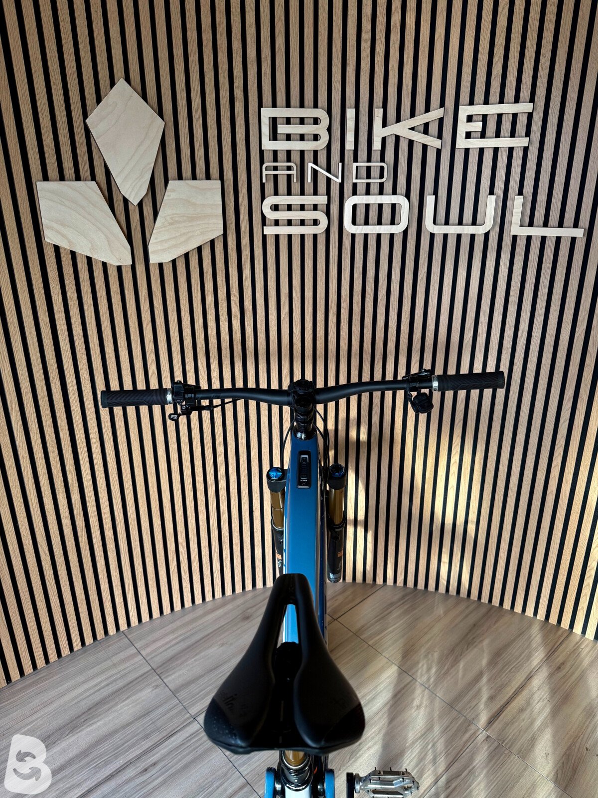 Pivot Shuttle LT Pro XO 2025