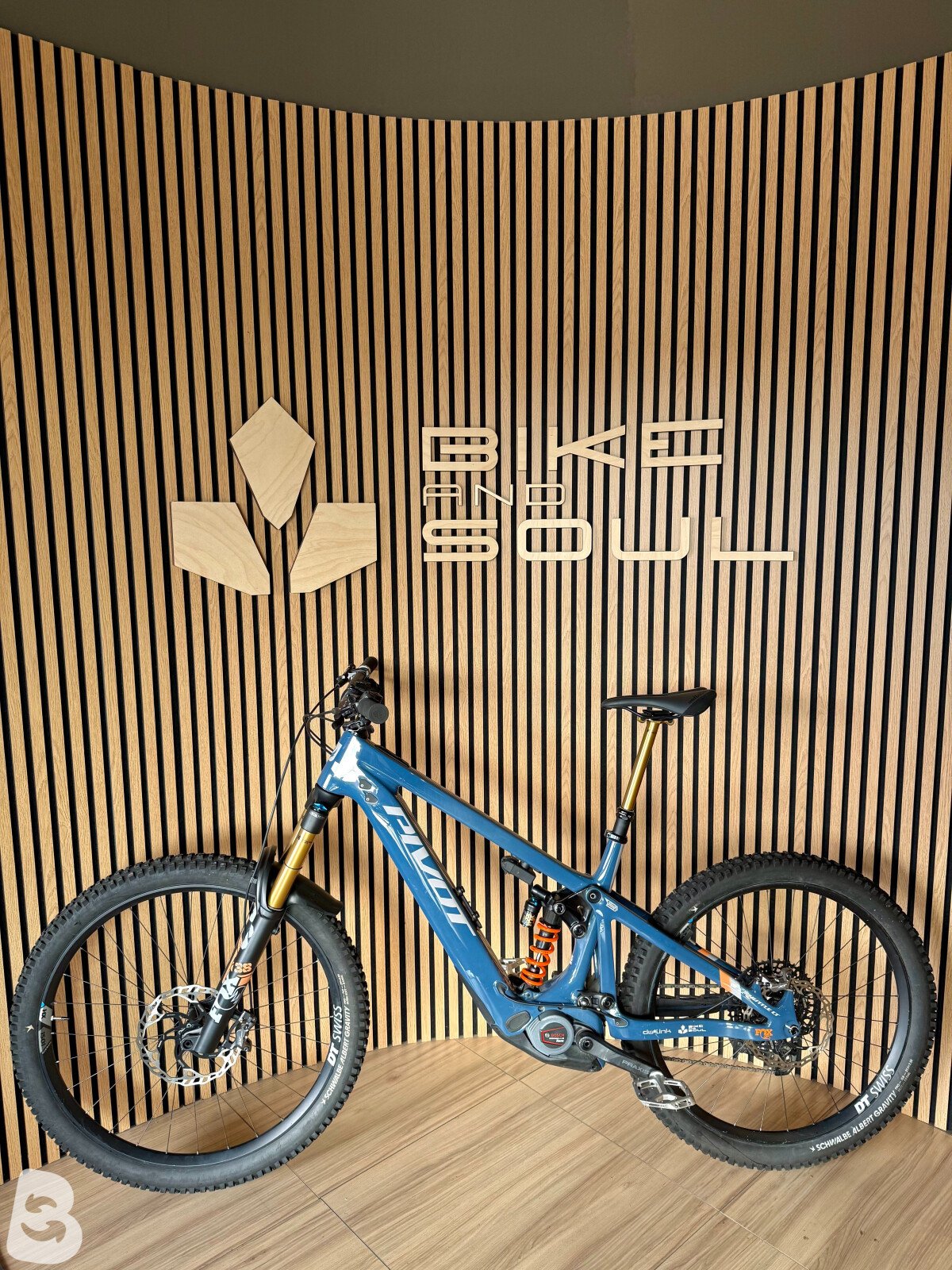 Pivot Shuttle LT Pro XO 2025