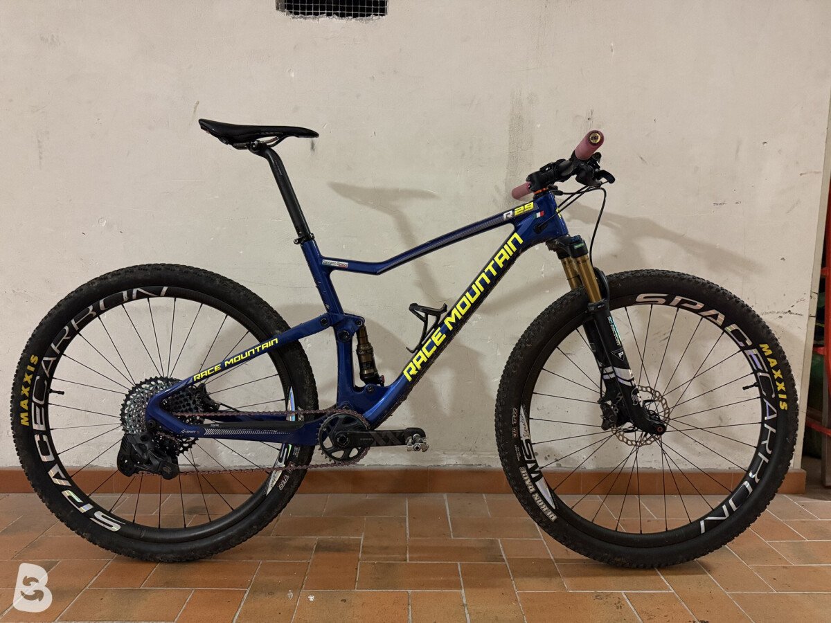 RACE MOUNTAIN Full Vertical 2019