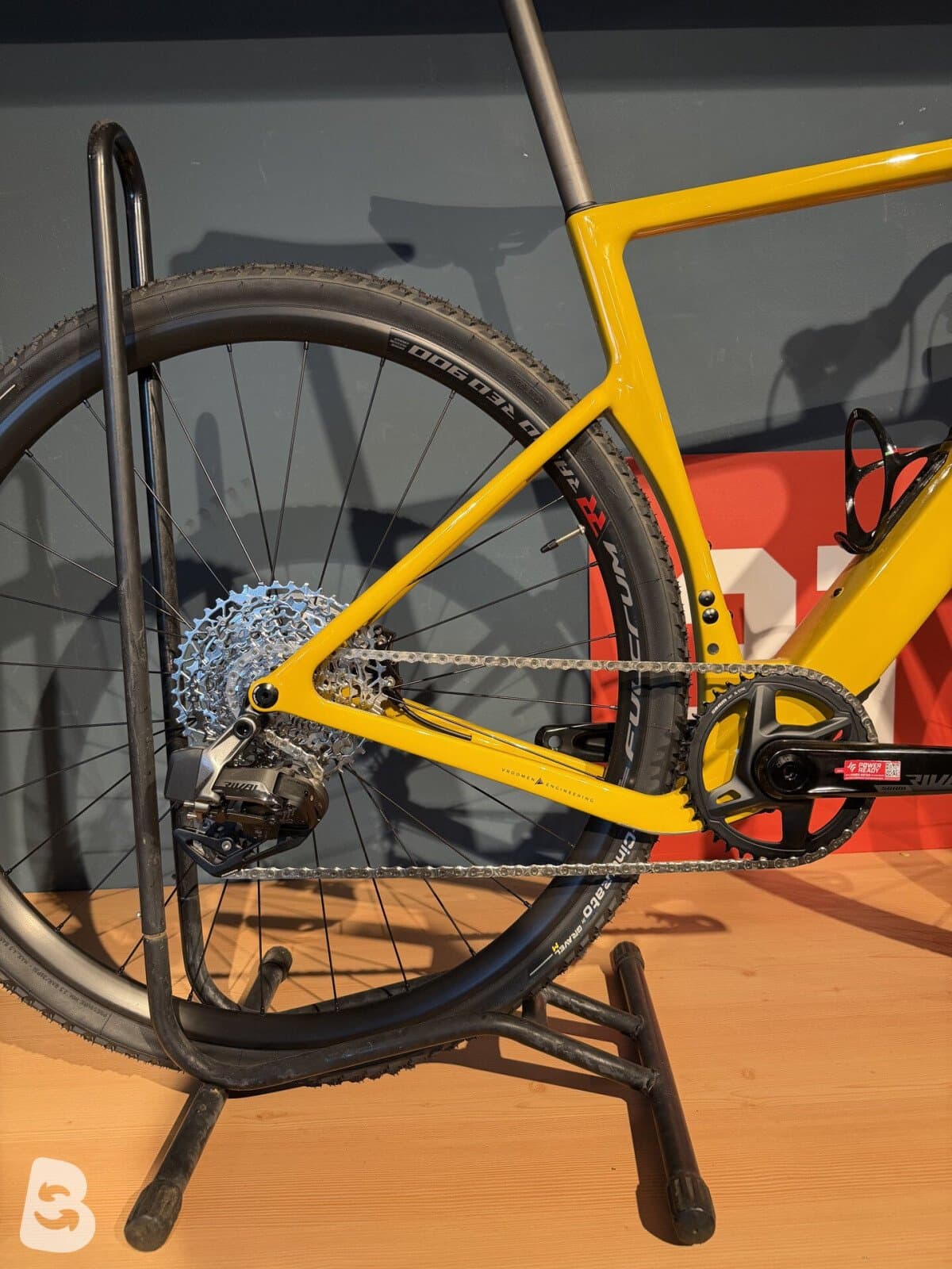 3T Ultra Rival AXS 2025