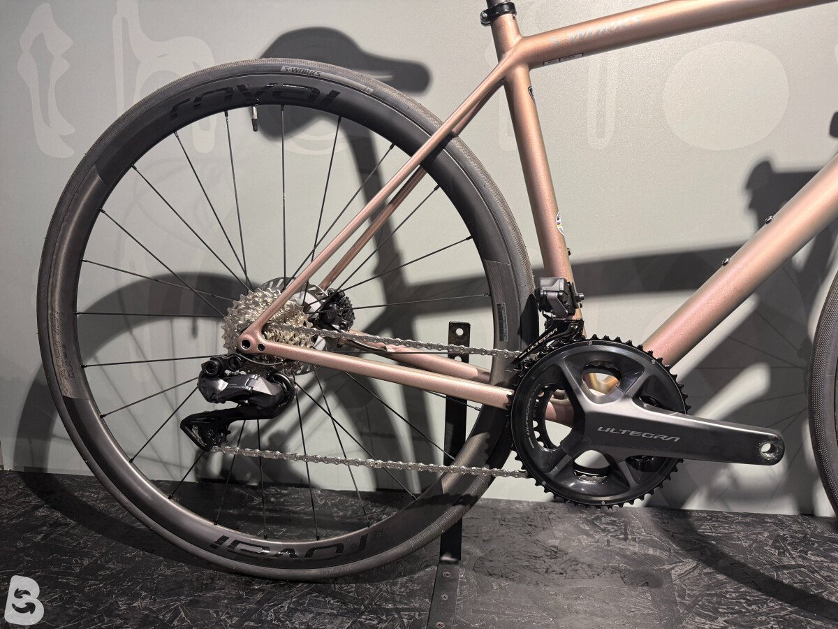 Specialized Aethos S-Works custom Ultegra Di2 2024