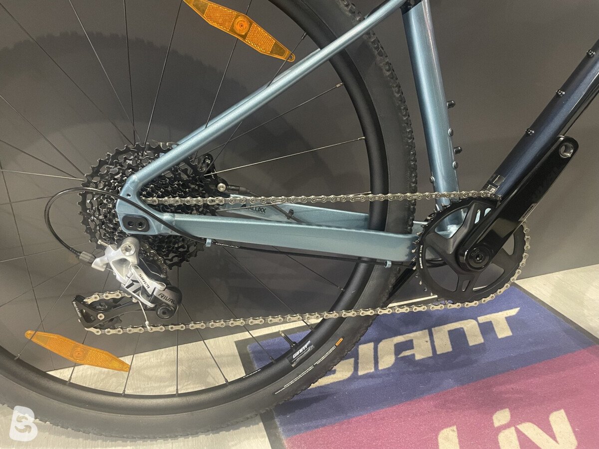 Giant Revolt X 1 2023