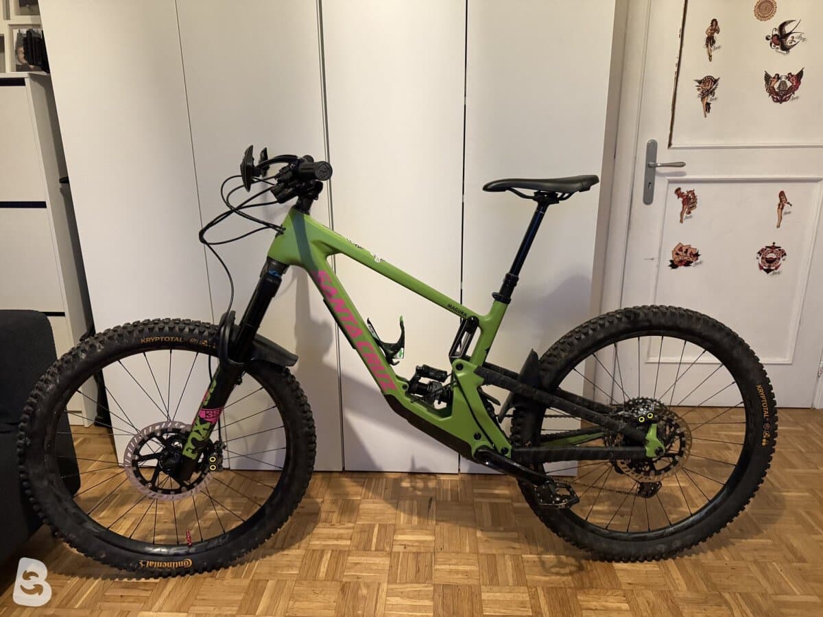 Santa Cruz Nomad XT 2022