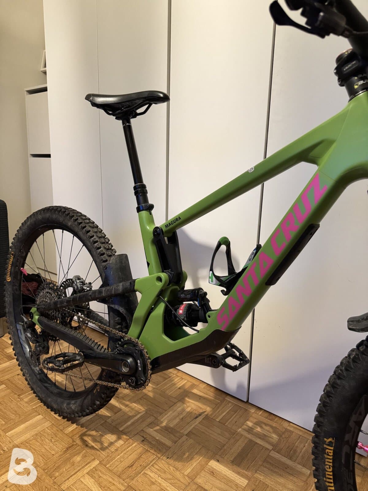 Santa Cruz Nomad XT 2022