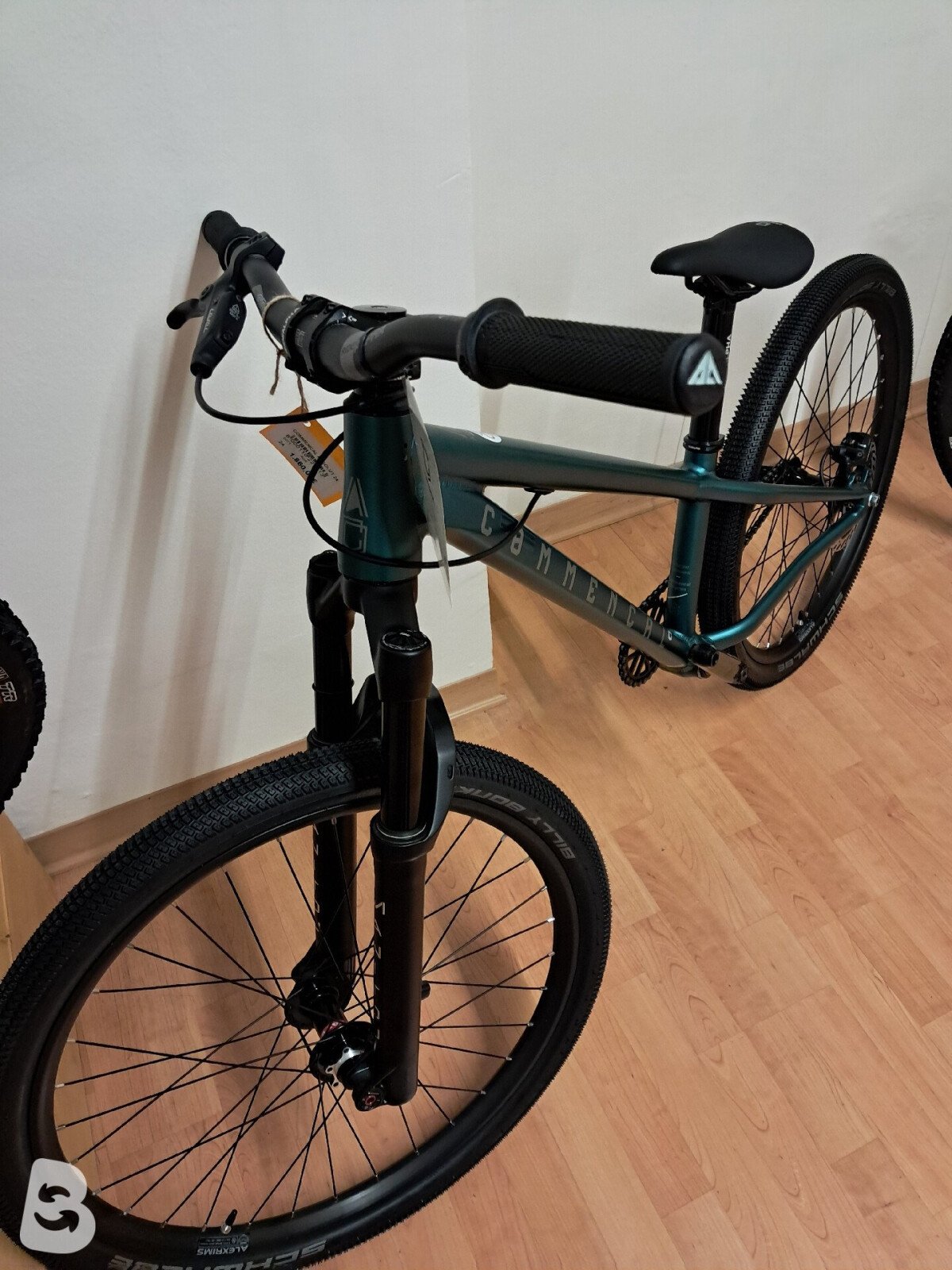 Commencal Absolut 2025