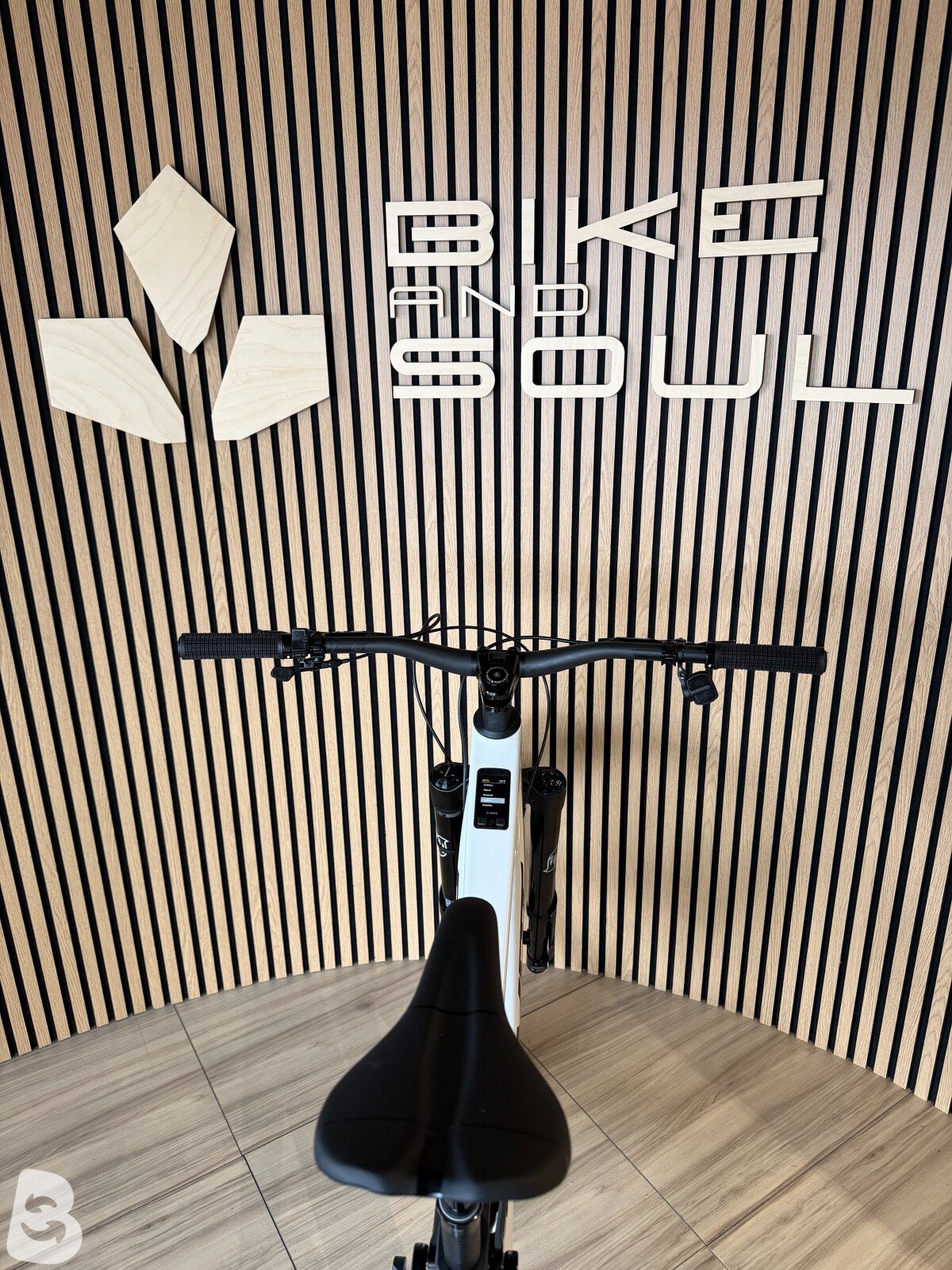 Pivot Shuttle LT Pro XO 2026