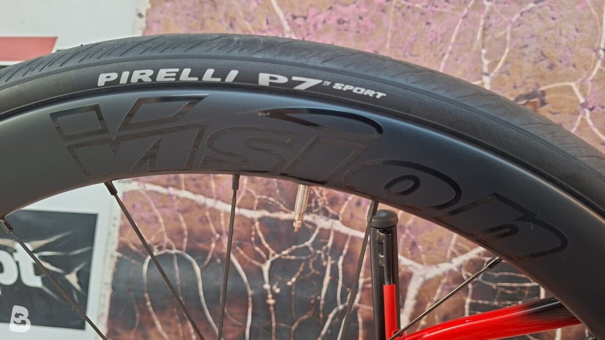 Pinarello F7 2025