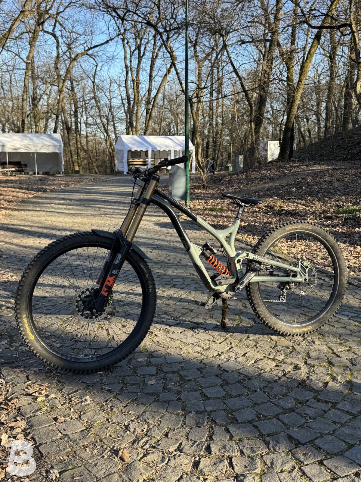 Commencal supreme dh v4 2021