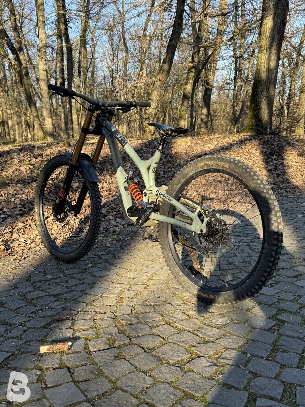 Commencal supreme dh v4 2021