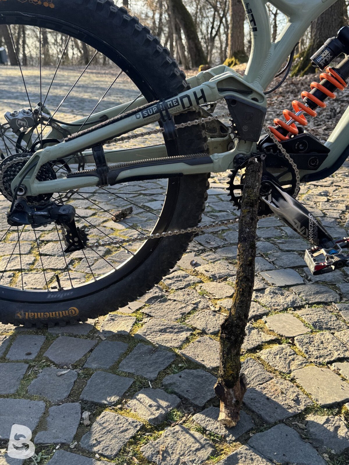 Commencal supreme dh v4 2021