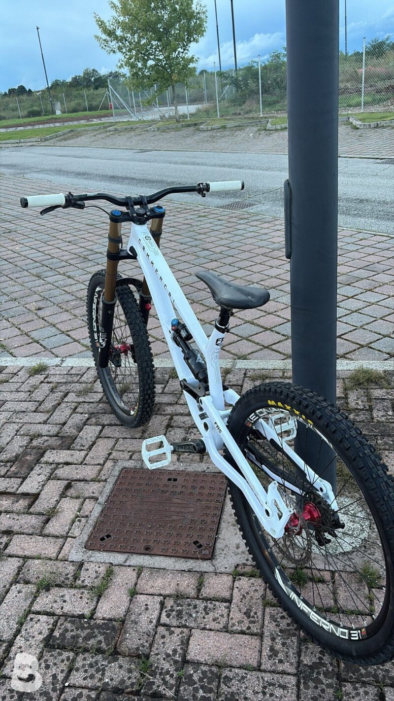 Commencal Furious Signature 2024
