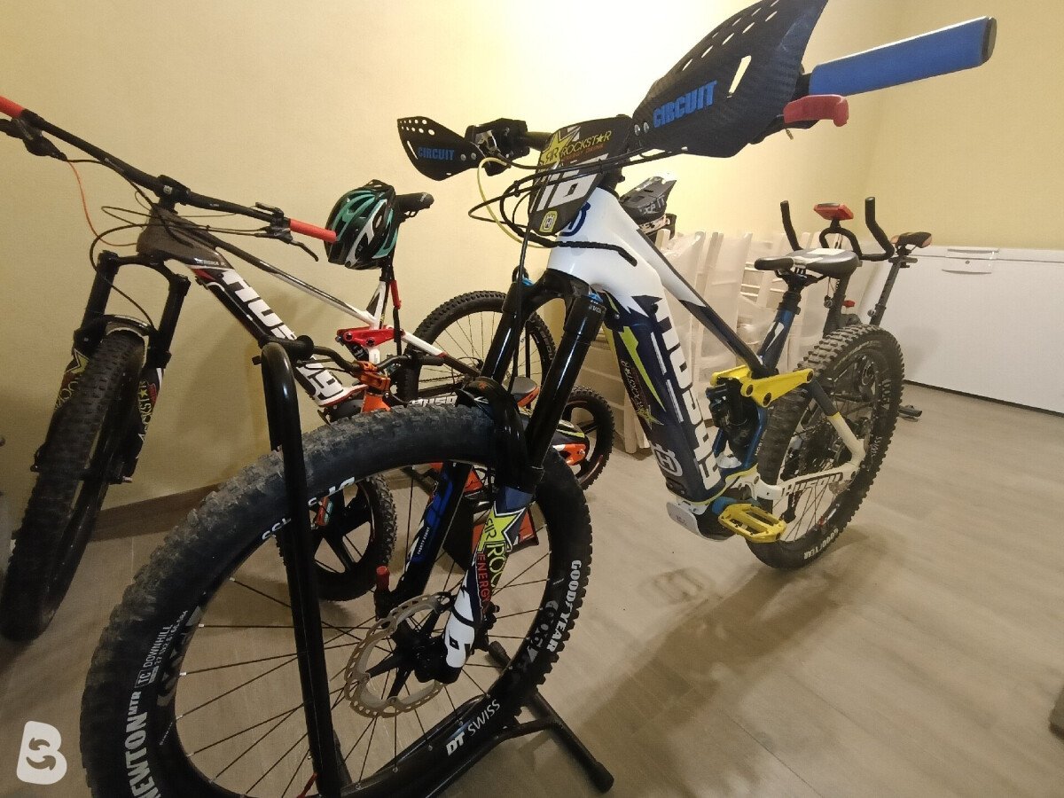 Husqvarna Hard Cross 8 2022