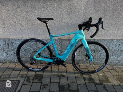 Bianchi e-Arcadex 2023
