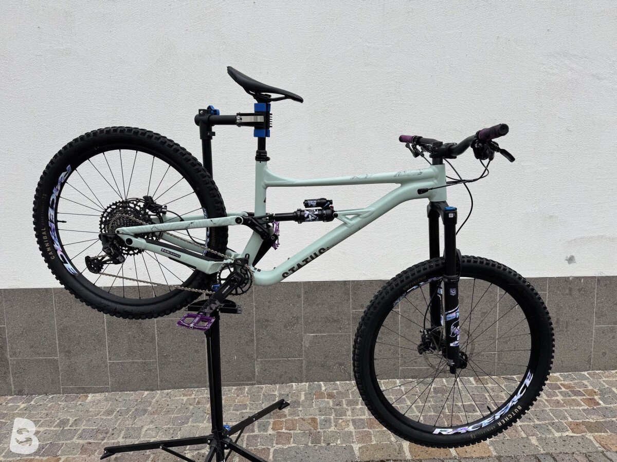 Specialized Status 2022