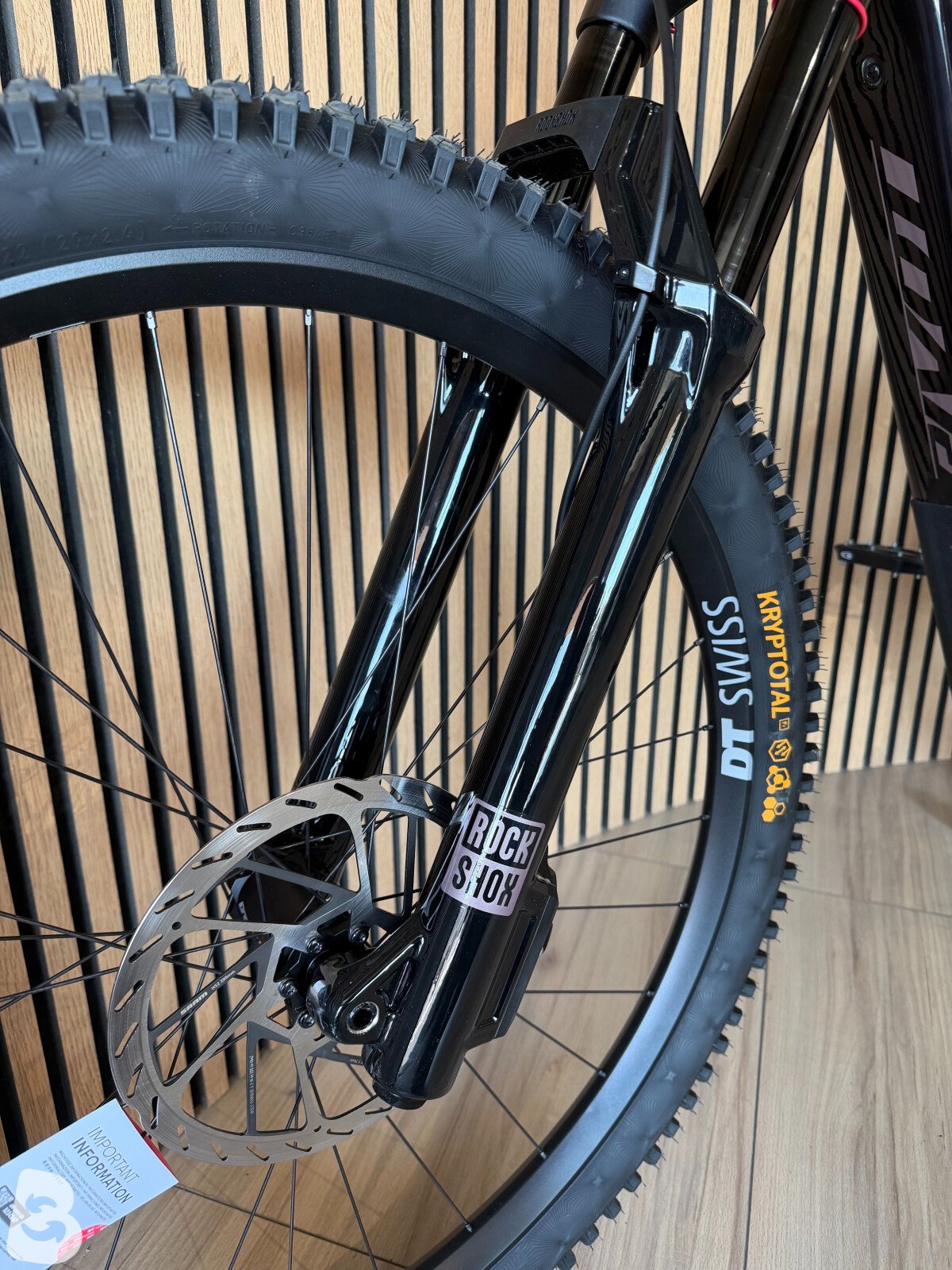 Pivot Shuttle AMPD Pro Avinox 2026