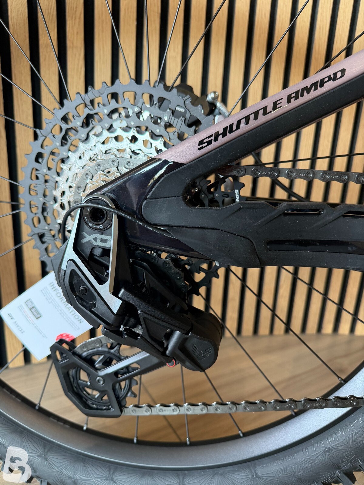 Pivot Shuttle AMPD Pro Avinox 2026