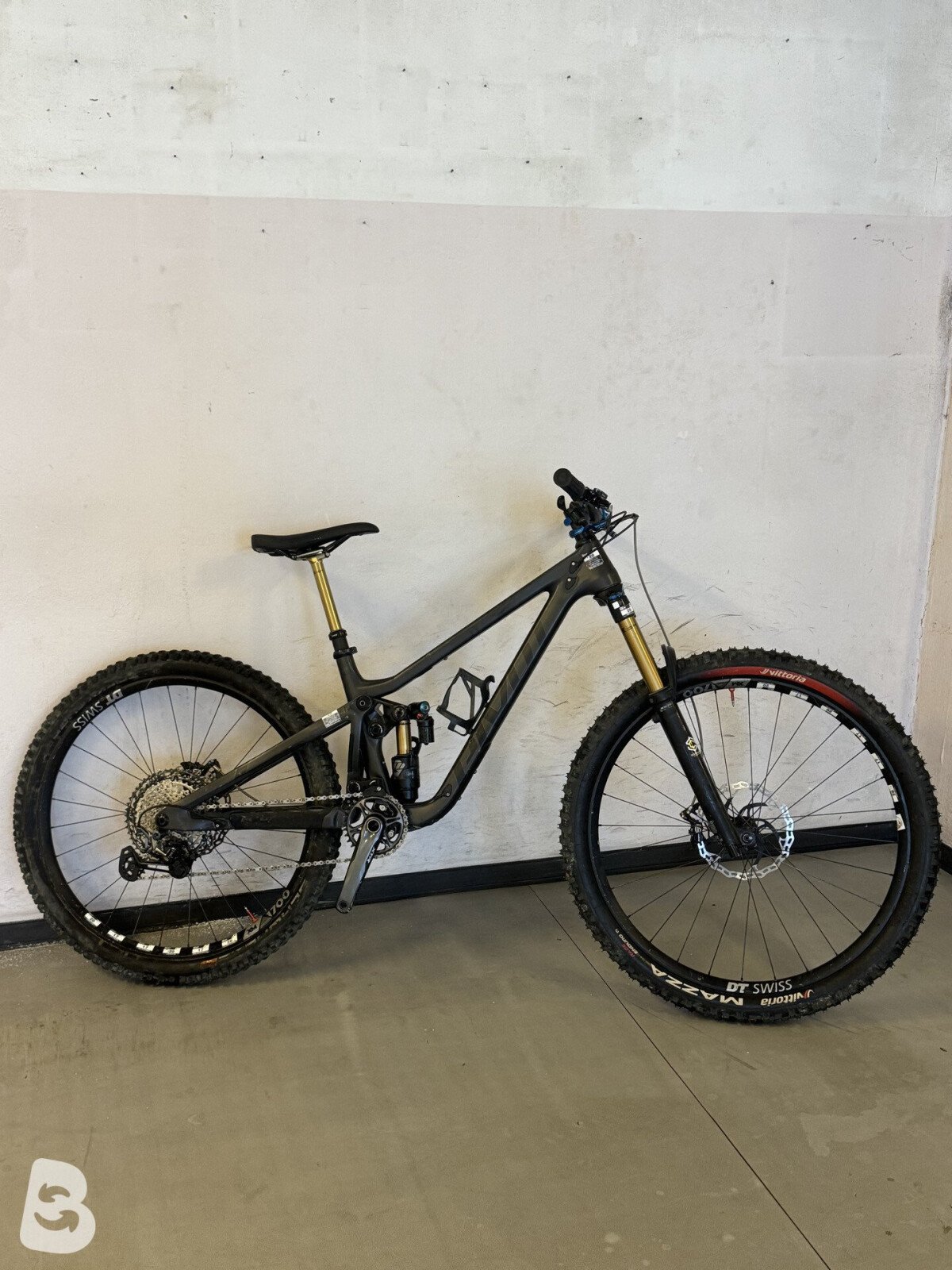 Pivot Mach 6 Pro X01 Air 2024
