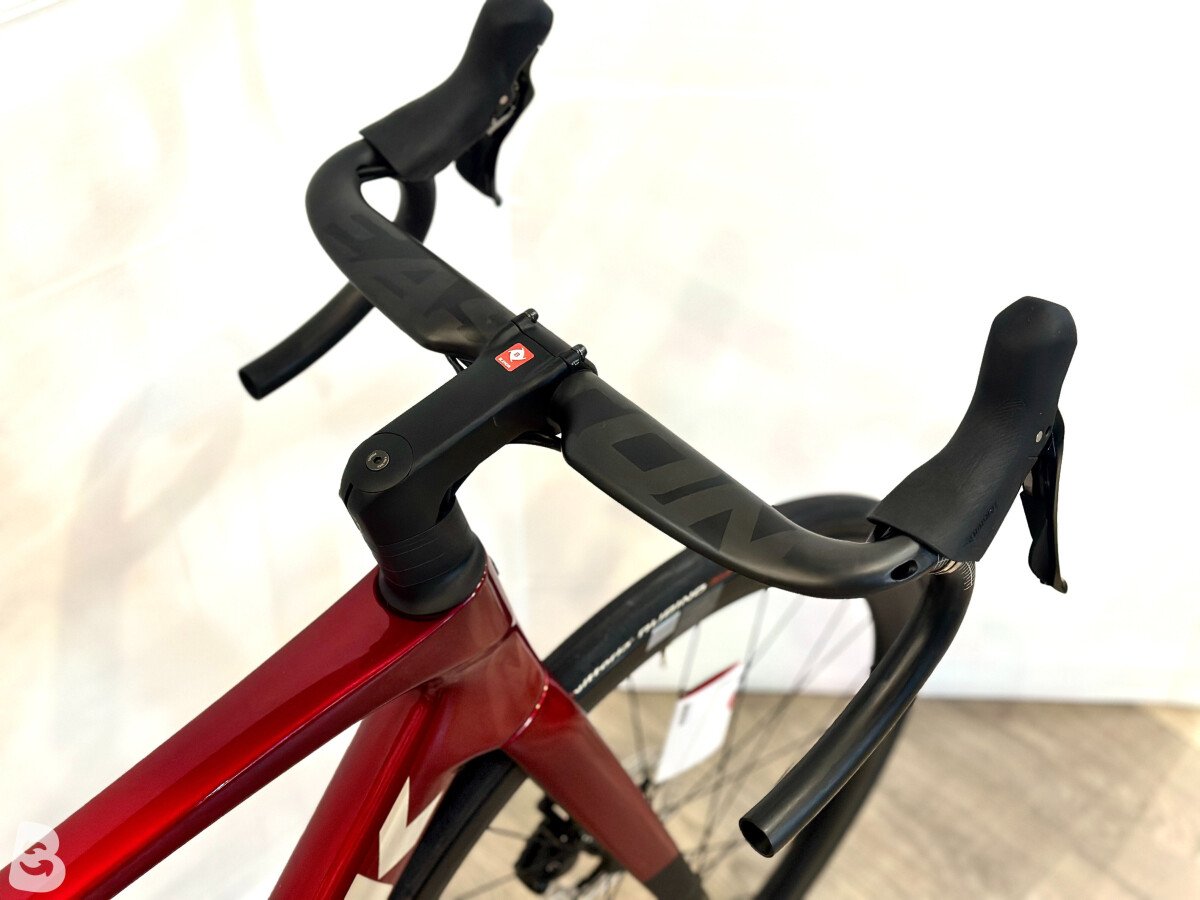 Trek MADONE SL 5 | DT SWISS ERC 1600 | MANUBRIO CARBON 2026
