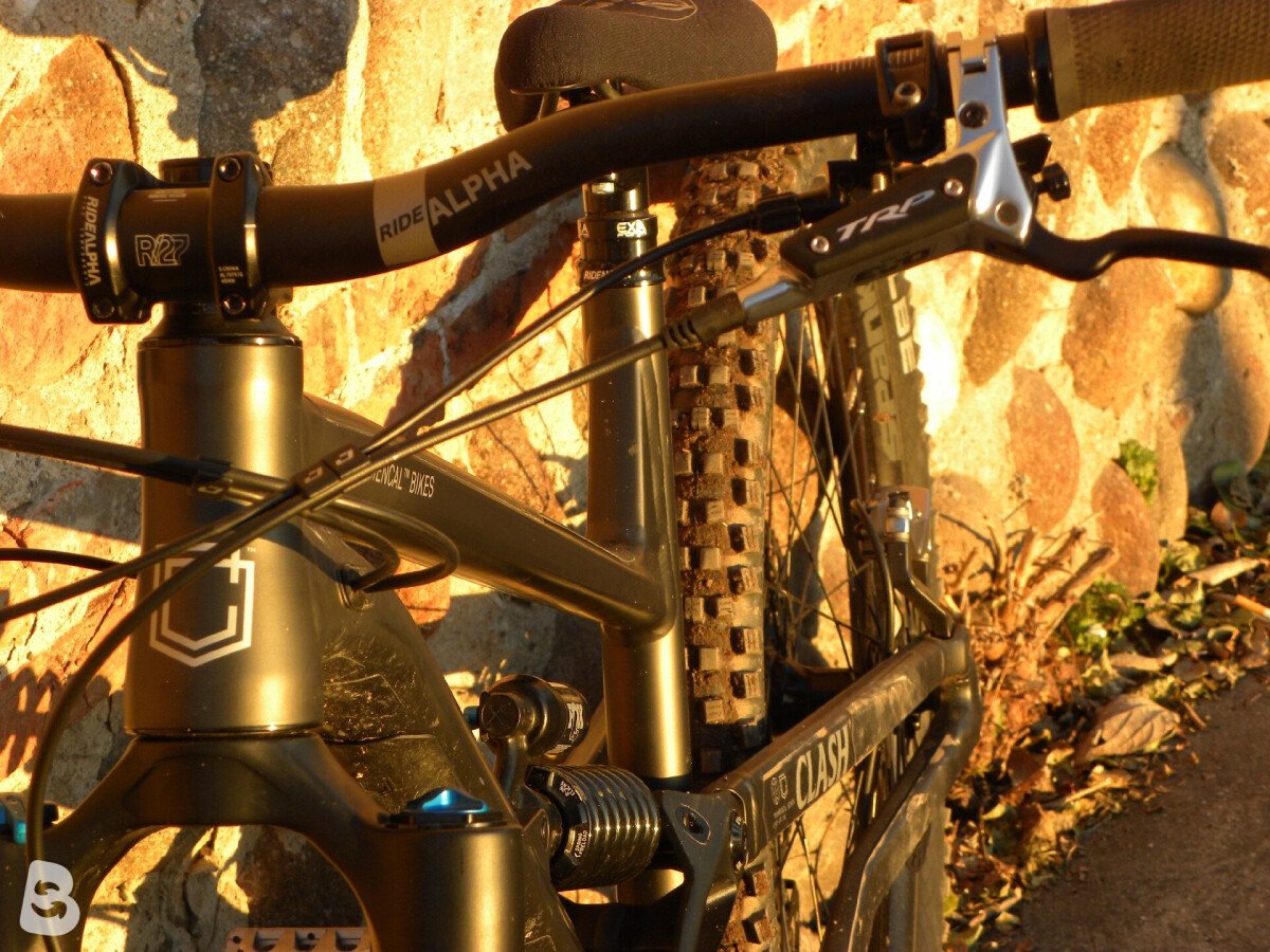 Commencal Clash 2025