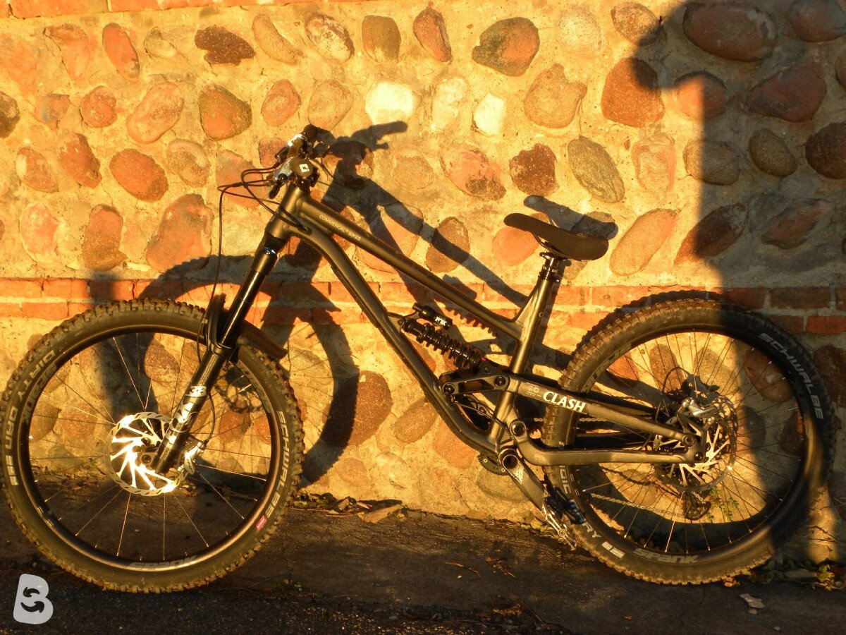 Commencal Clash 2025