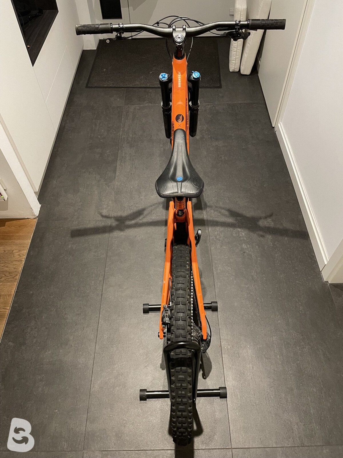 Santa Cruz Bronson Carbon L 2025