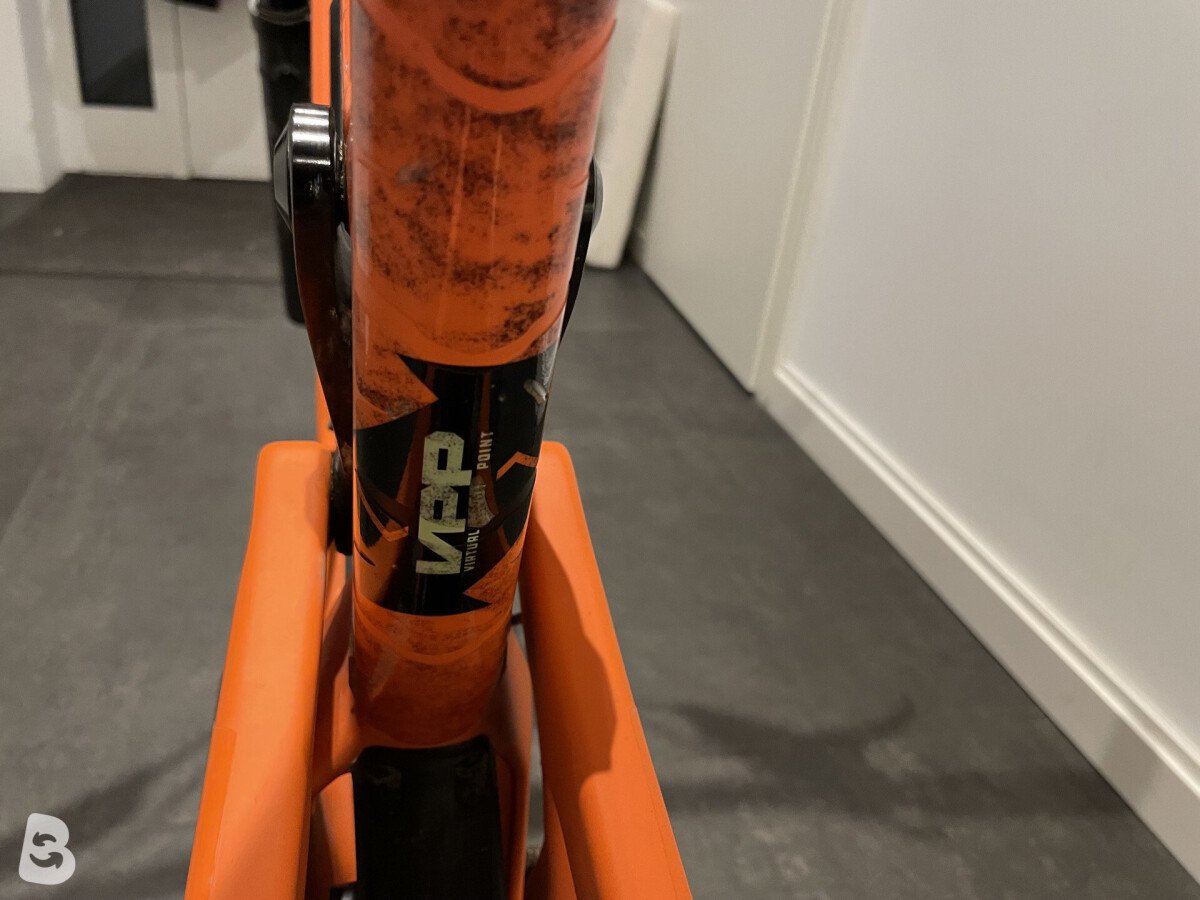 Santa Cruz Bronson Carbon L 2025