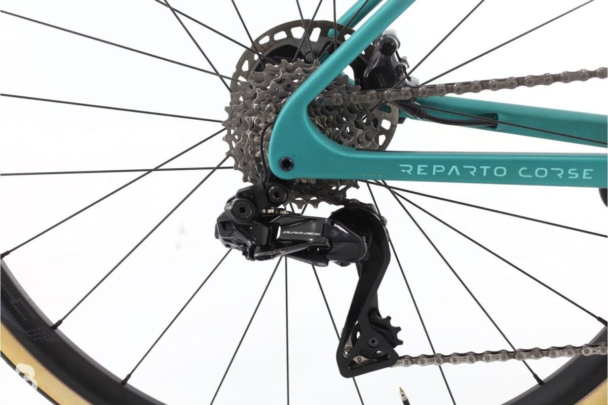 Bianchi Specialissima Di2 12V 2025