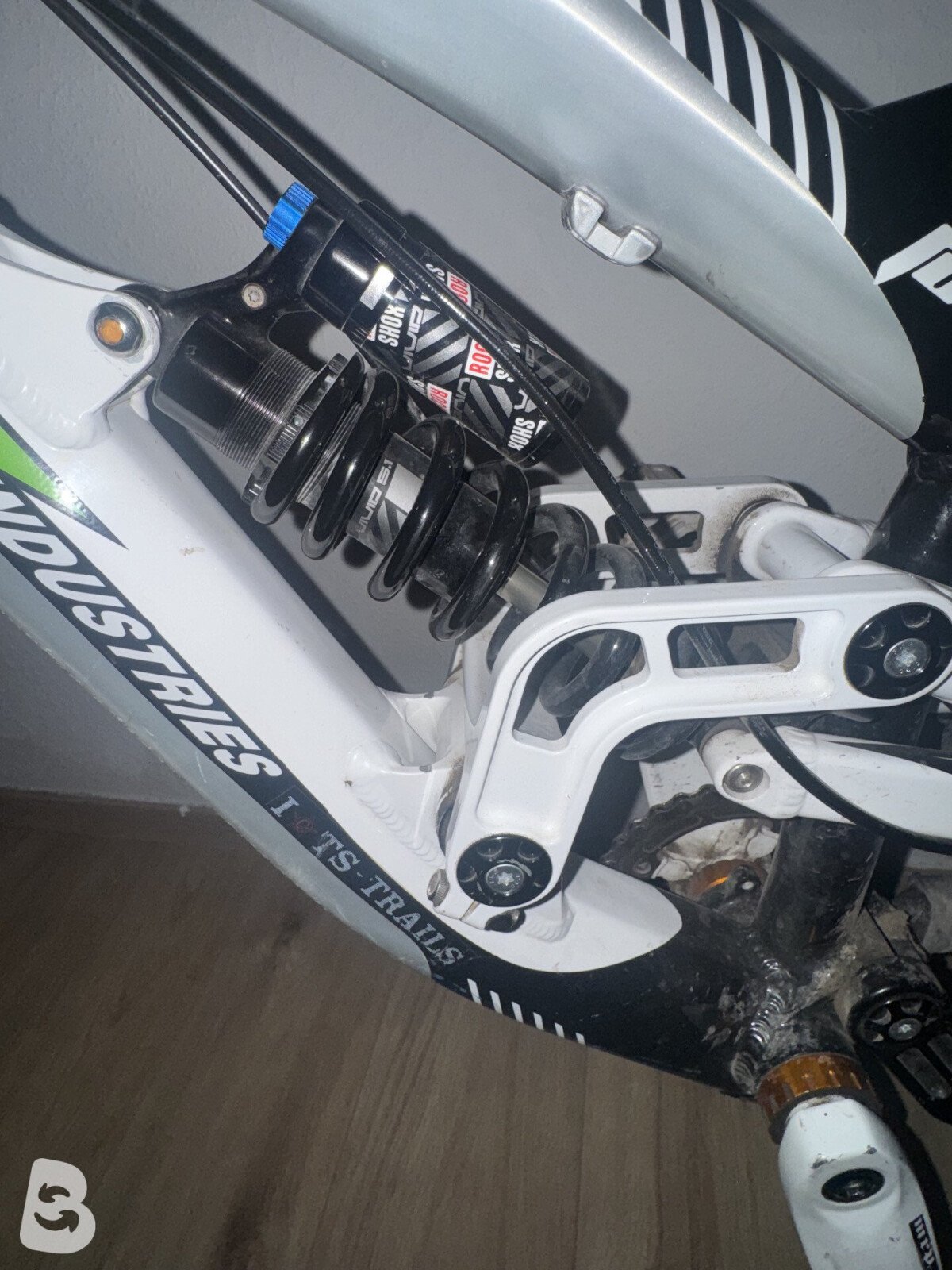 YT Industries Tues 2011