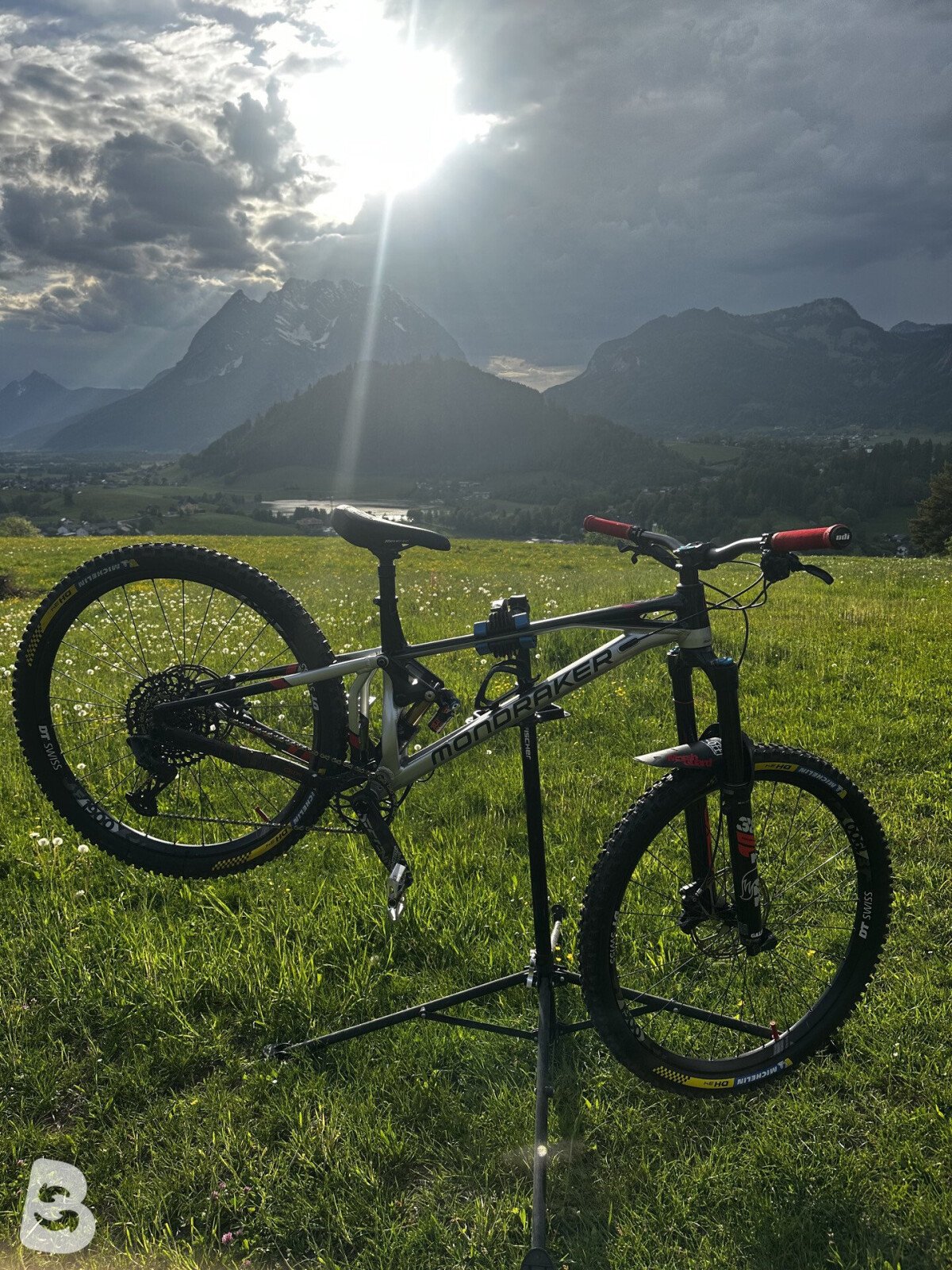 Mondraker Superfoxy R 2021